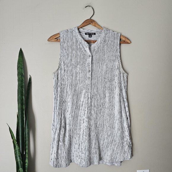 CABLE & GAUGE | Black and White Striped Sleeveless Half Buttonup Blouse … - Picture 1 of 4